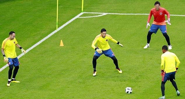 James Rodriguez và dàn sao Colombia căng thẳng trước giờ G - Bóng Đá