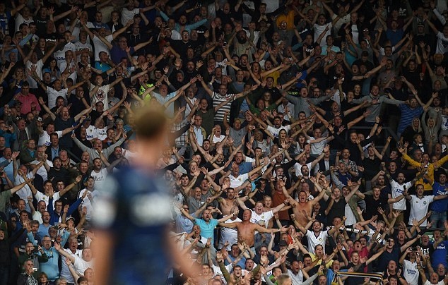 Phù thủy Marcelo Bielsa sớm đánh thức 'gã khổng lồ ngủ quên' Leeds United - Bóng Đá