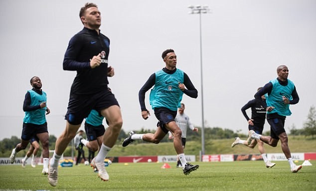 Lingard, Kane sung sức trong buổi tập đầu của tuyển Anh ở Nga - Bóng Đá