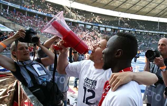 Tới Liverpool, Naby Keita khóc hết nước mắt ngày chia tay RB Leipzig - Bóng Đá