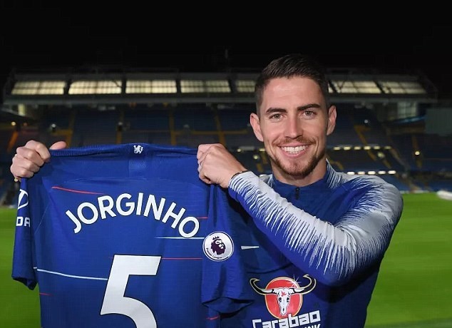 Chùm ảnh: Jorginho rạng rỡ ra mắt Chelsea - Bóng Đá