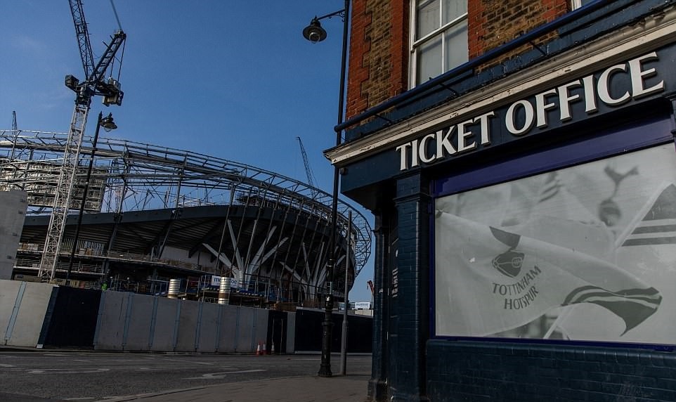 Sân White Hart Lane - Bóng Đá