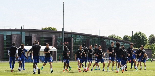 Chelsea tập luyện - Bóng Đá