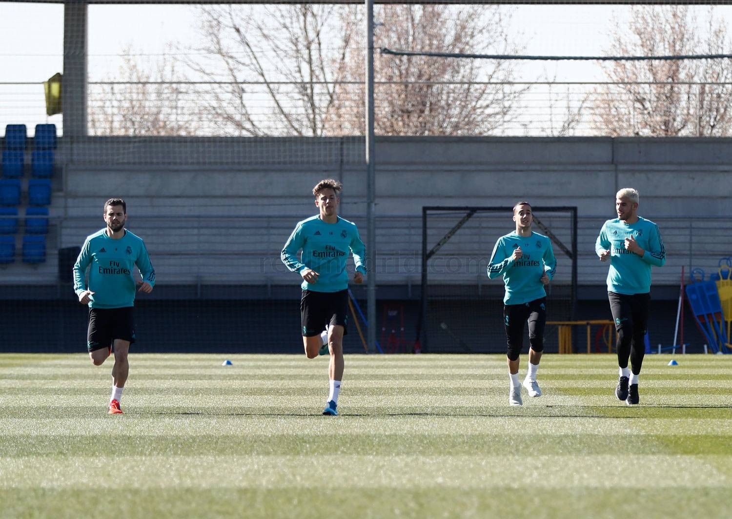 Modric cày nát sân tập Real, bác tin chấn thương - Bóng Đá