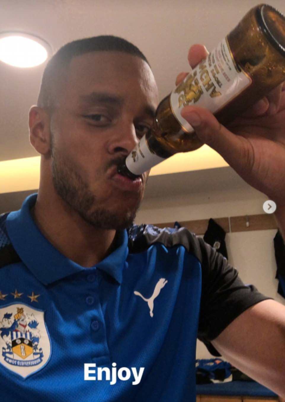 Khiến Chelsea ôm hận, Huddersfield 'quẩy' tận 5 giờ sáng - Bóng Đá