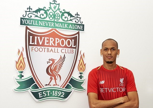 Ký xong hợp đồng với Liverpool, Fabinho tiếp tục tháng ngày ăn chơi - Bóng Đá