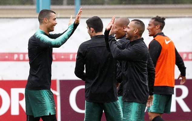 Ronaldo ghi bàn ngay khi đặt chân đến ngước Nga - Bóng Đá