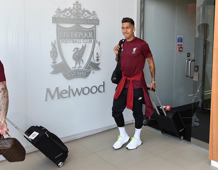 CHÙM ẢNH: Liverpool hành quân sang Kiev - Bóng Đá
