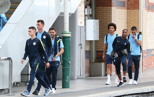 Ảnh Man City lên tàu - Bóng Đá