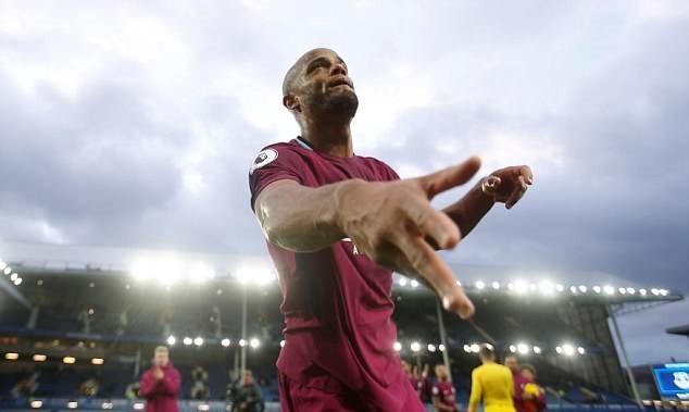 Rooney thẫn thờ nhìn Everton bị Man City hành hạ - Bóng Đá