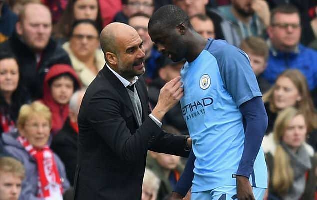 Mặc Toure cay cú, Pep Guardiola thong thả đi đánh golf - Bóng Đá