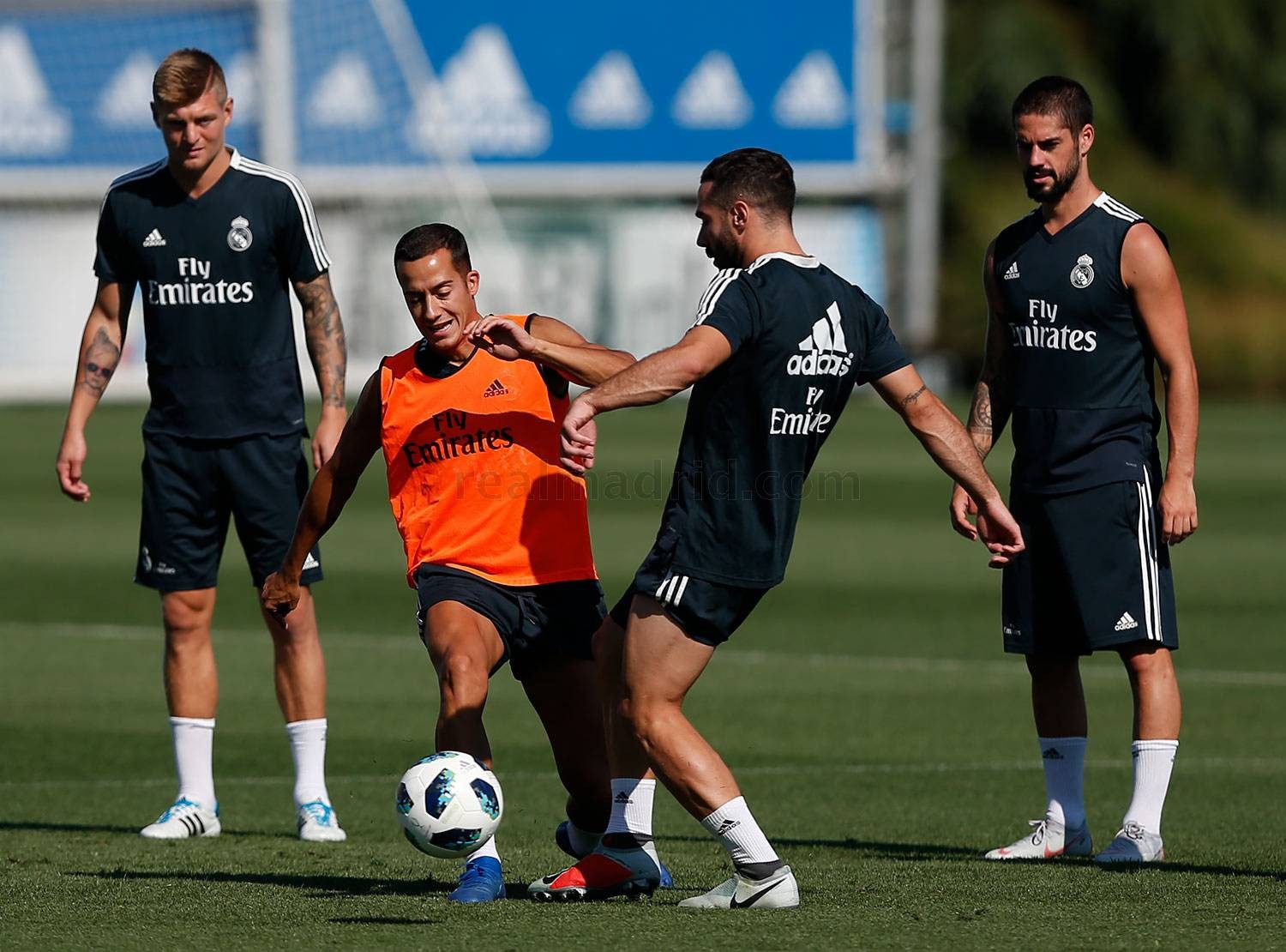 Real Madrid tập luyện - Bóng Đá