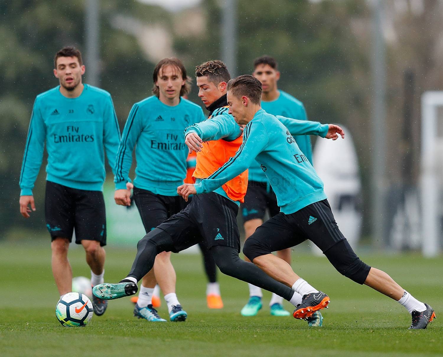 ẢNH TẬP REAL MADRID - Bóng Đá