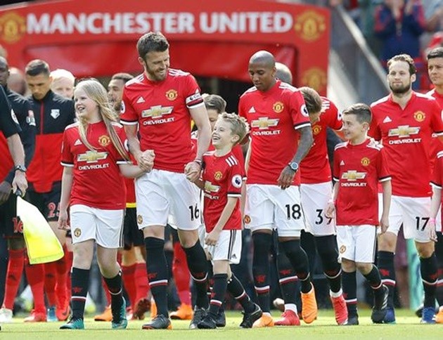 De Gea đoạt 'Găng tay vàng', M.U tri ân Carrick - Bóng Đá