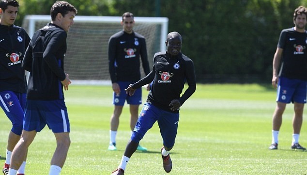 Chelsea tập luyện - Bóng Đá