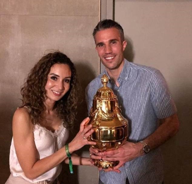 Tuyển Anh đáp chuyến bay sang NGa - Bóng Đá