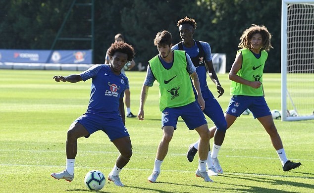 HLV Sarri trình làng bộ sậu 10 trợ lý - Bóng Đá