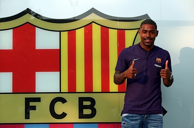 Malcom rạng rỡ ra mắt Barcelona: 