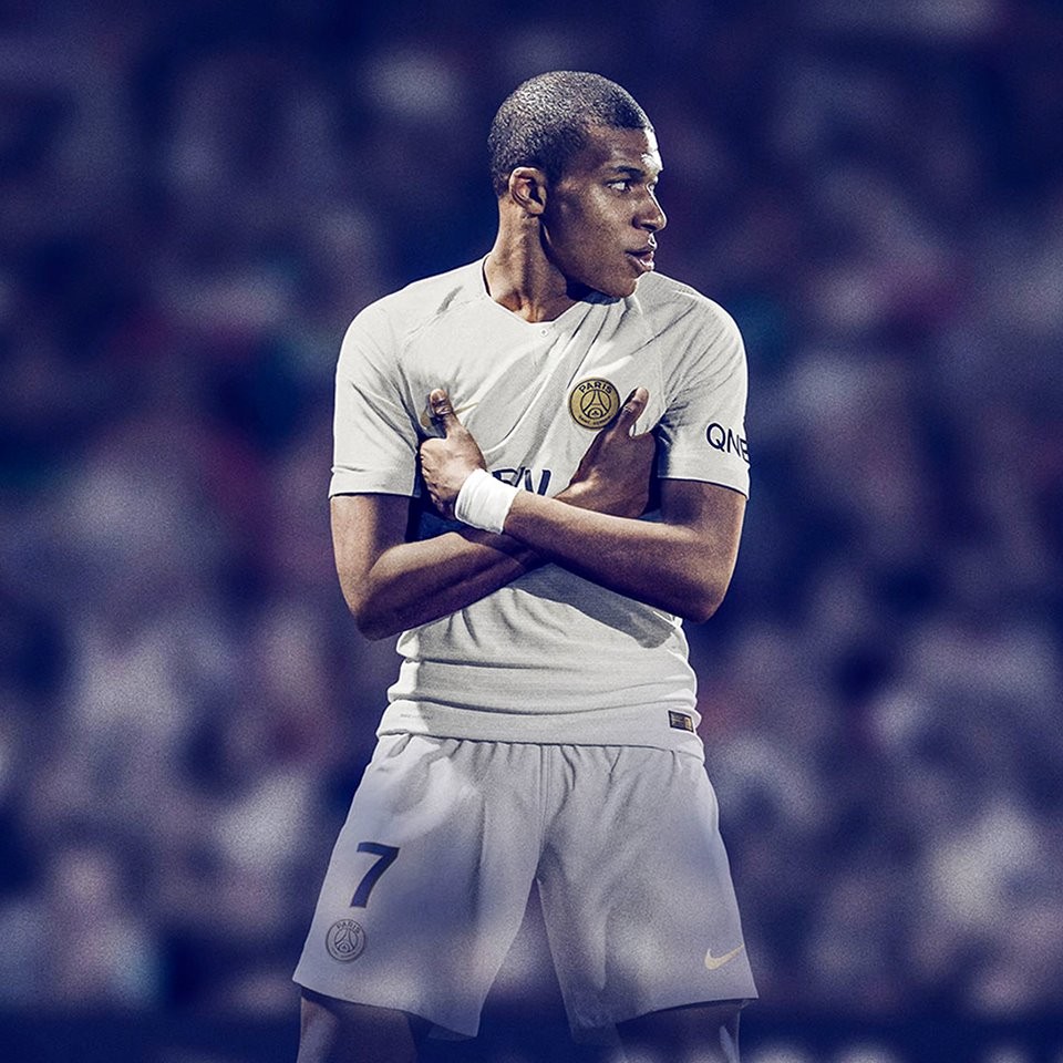 PSG tung áo đấu mới cực chất ra mắt 'KM7' Mbappe - Bóng Đá