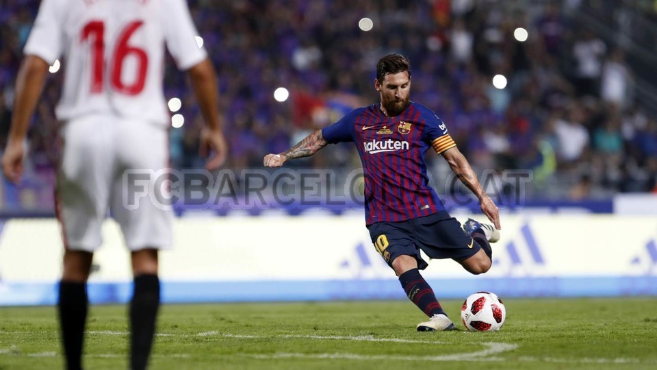 Messi lập kỷ lục trong lần đầu đeo băng đội trưởng Barcelona - Bóng Đá