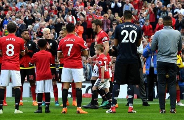 De Gea đoạt 'Găng tay vàng', M.U tri ân Carrick - Bóng Đá