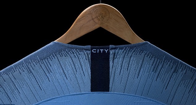 Vô địch Premier League, Man City thay áo mới - Bóng Đá