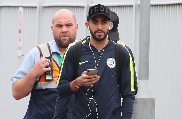 Ảnh Man City lên tàu - Bóng Đá
