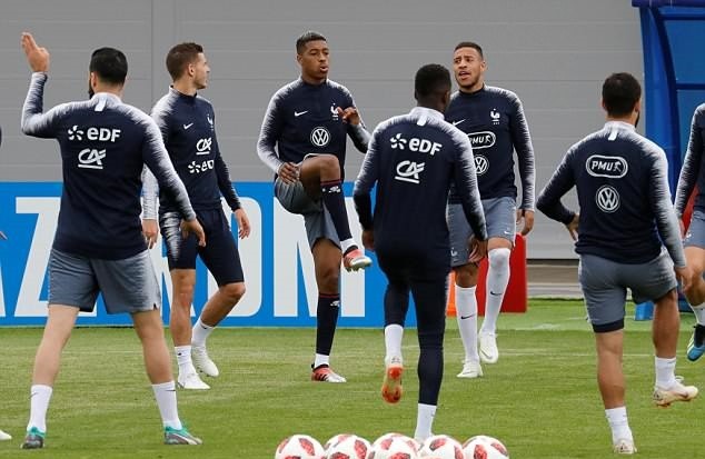 Pogba & Mbappe 'song kiếm hợp bích' trên sân tập, Pháp chờ chiến Uruguay - Bóng Đá