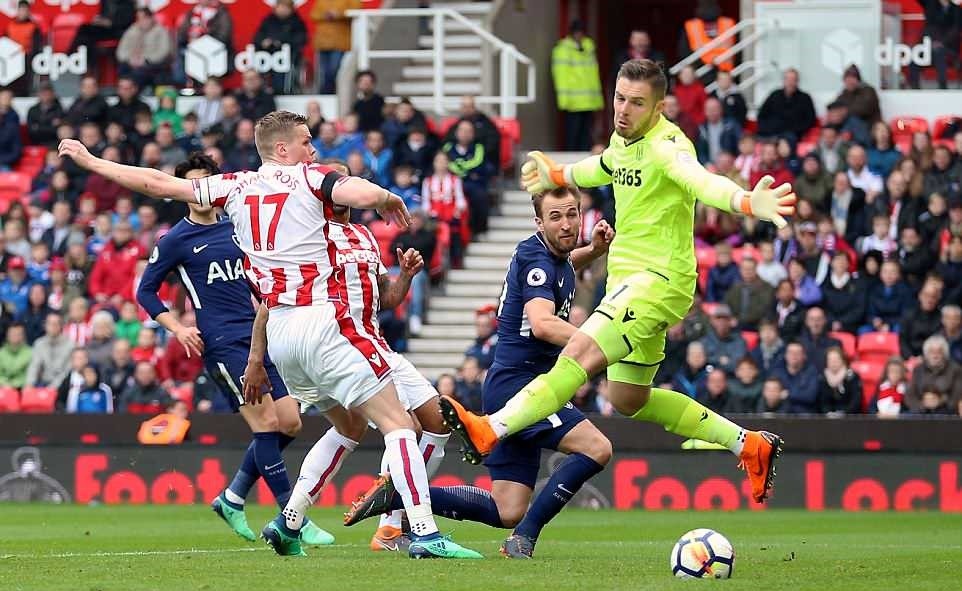 Hạ gục Stoke City, Tottenham khiến Chelsea thất vọng - Bóng Đá