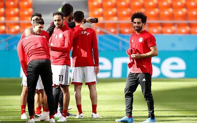 Quẩy nhiệt trên sân tập, Mohamed Salah 100% chiến Uruguay - Bóng Đá