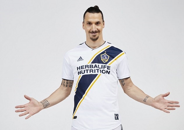 Ibrahimovic trở lại, đại náo phòng thay đồ Man Utd - Bóng Đá