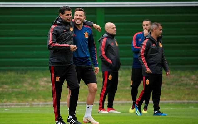 Isco và Vazquez 'ẩu đả' trên sân tập Tây Ban Nha - Bóng Đá