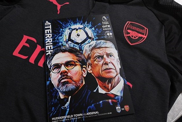 Wenger giương cao cúp Premier League ở trận cuối dẫn dắt Arsenal - Bóng Đá