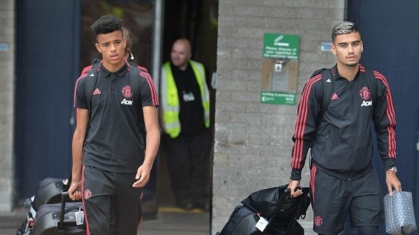 Man United rời nước Mỹ, Mourinho và học trò được bảo vệ tận răng - Bóng Đá