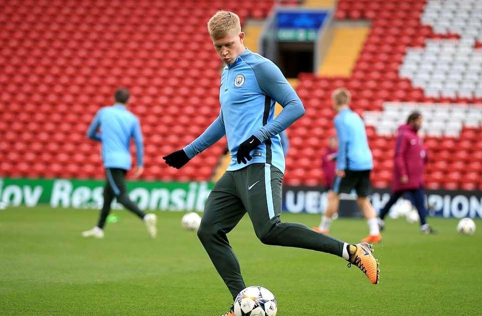 Áp lực là áp lực nào? Man City nhởn nhơ ngay tại Anfield - Bóng Đá