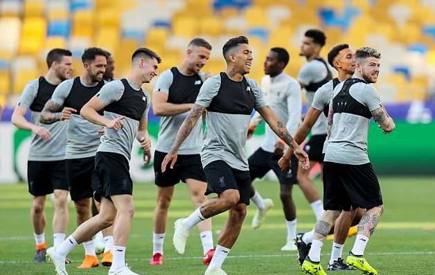 LIVERPOOL TẬP LUYỆN - Bóng Đá