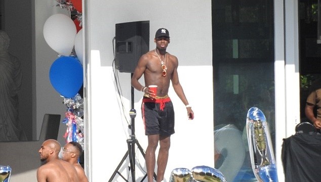 Pogba tranh thủ quẩy cực sung trước khi trở lại Man United - Bóng Đá