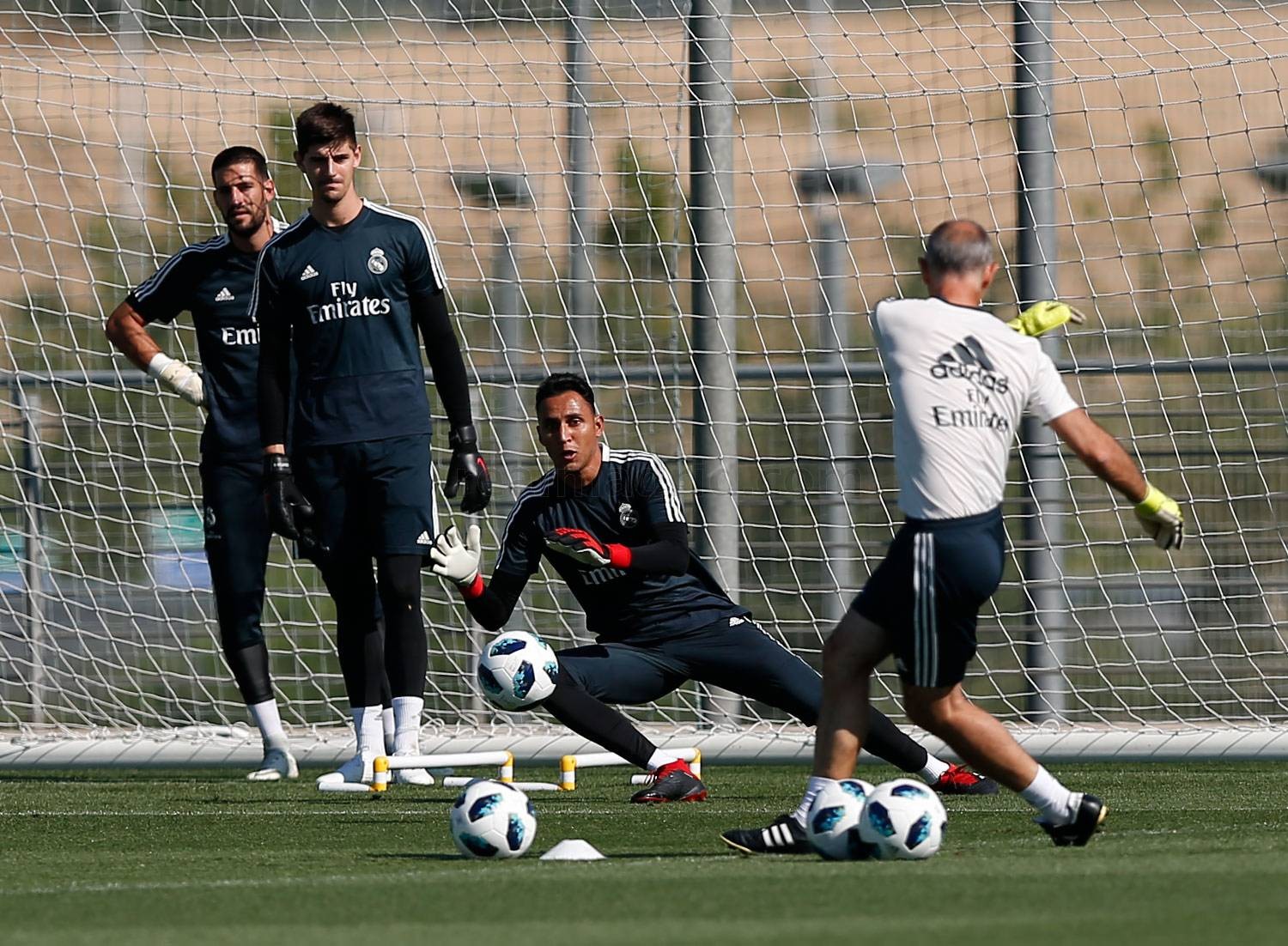 Real Madrid tập luyện - Bóng Đá