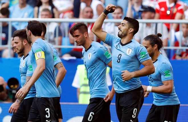 Nhấn chìm 'Gấu' Nga, Suarez đi vào lịch sử - Bóng Đá
