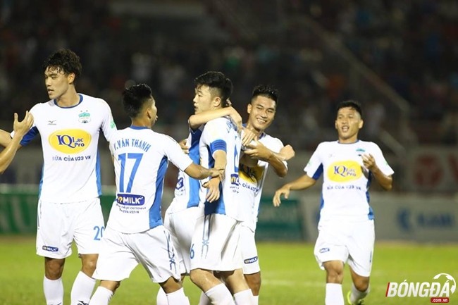 Trực tiếp Sài Gòn FC 3-1 Hoàng Anh Gia Lai: Văn Trường liên tiếp mắc sai lầm, HAGL thua 2 bàn trong 5 phút - Bóng Đá