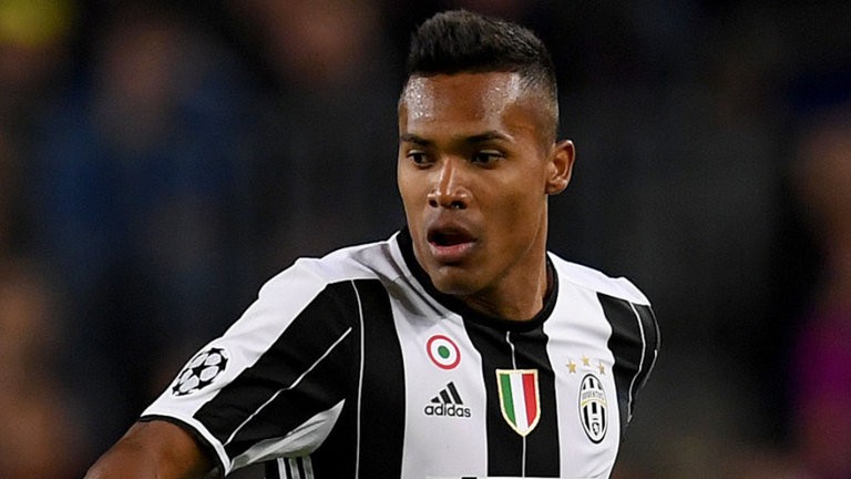 Sếp lớn Juventus CHỐT tương lai Alex Sandro - Bóng Đá