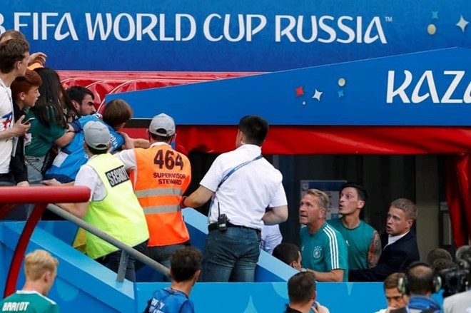 SỐC: CĐV Đức đòi tẩn Ozil sau thất bại trước Hàn Quốc - Bóng Đá