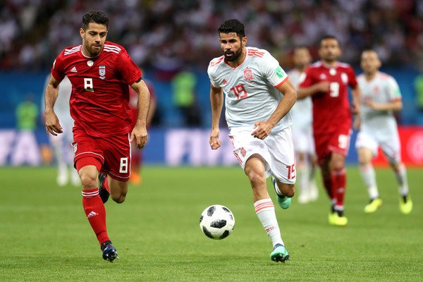 'Diego Costa nhục mạ gia đình tôi' - Bóng Đá