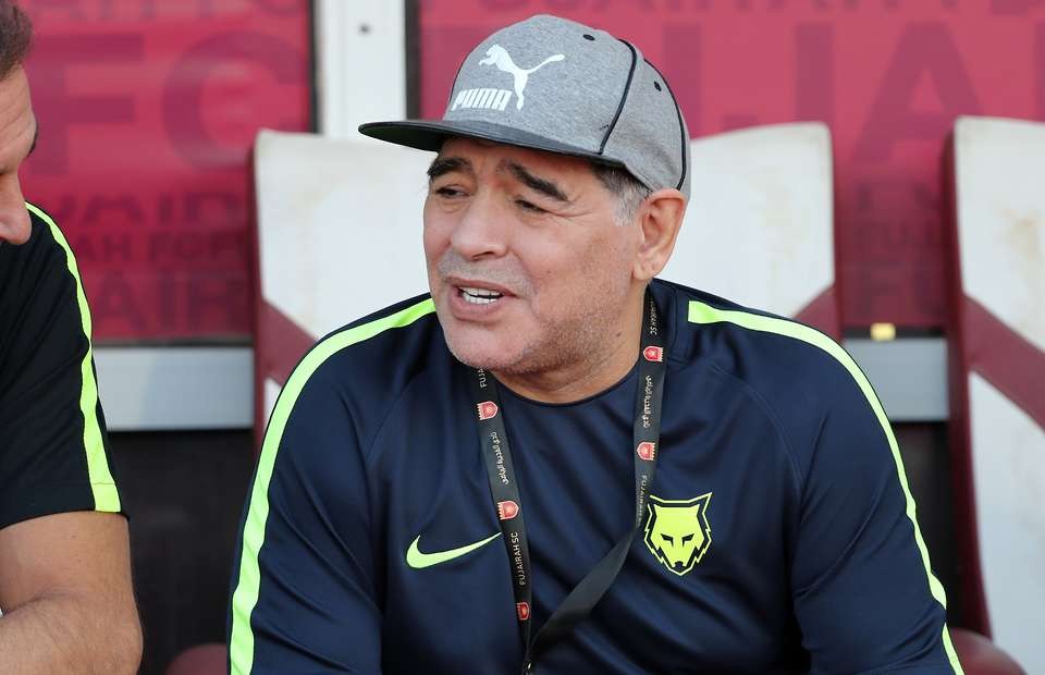 Maradona gửi thông điệp yêu thương tới Messi trước trận cầu sinh tử - Bóng Đá