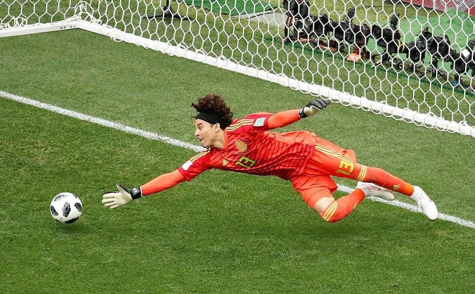 Guillermo Ochoa lại gây sốt với số pha cứu thua không tưởng trước Đức - Bóng Đá