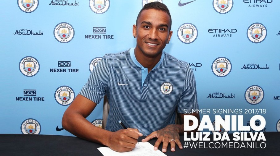 Danilo và những hình ảnh trong ngày đầu tiên gia nhập Man City - Bóng Đá
