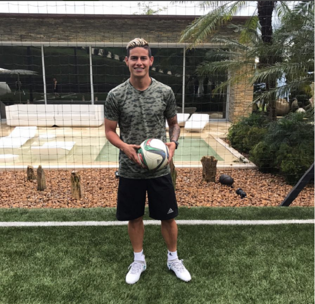 James Rodriguez khoe tóc mới, Ronaldo chê tơi tả - Bóng Đá