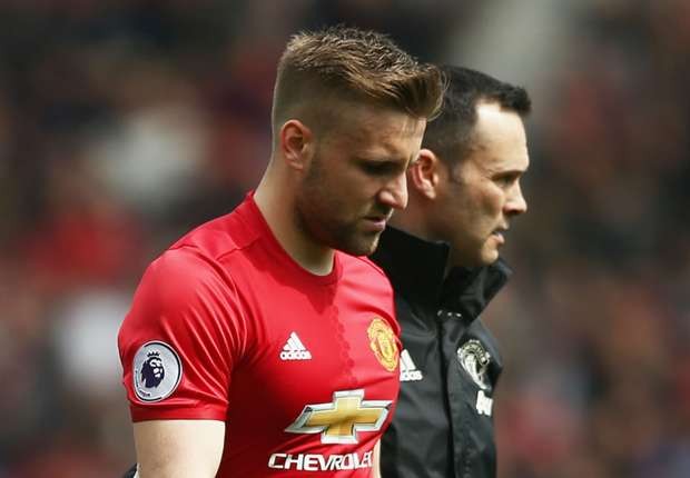 Mourinho: 'Mùa giải đã xong với Luke Shaw' - Bóng Đá