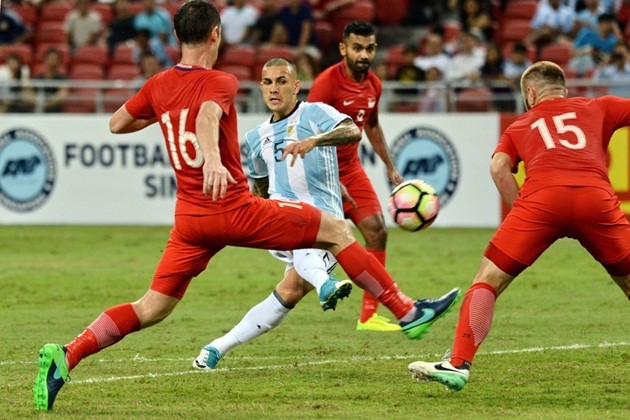 Messi vắng mặt, Argentina vẫn dễ dàng ‘đánh tennis’ tại Singapore - Bóng Đá