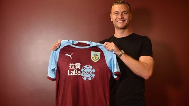 CHÍNH THỨC: Burnley phá két, chiêu mộ ngôi sao 15 triệu bảng từ Middlesbrough - Bóng Đá